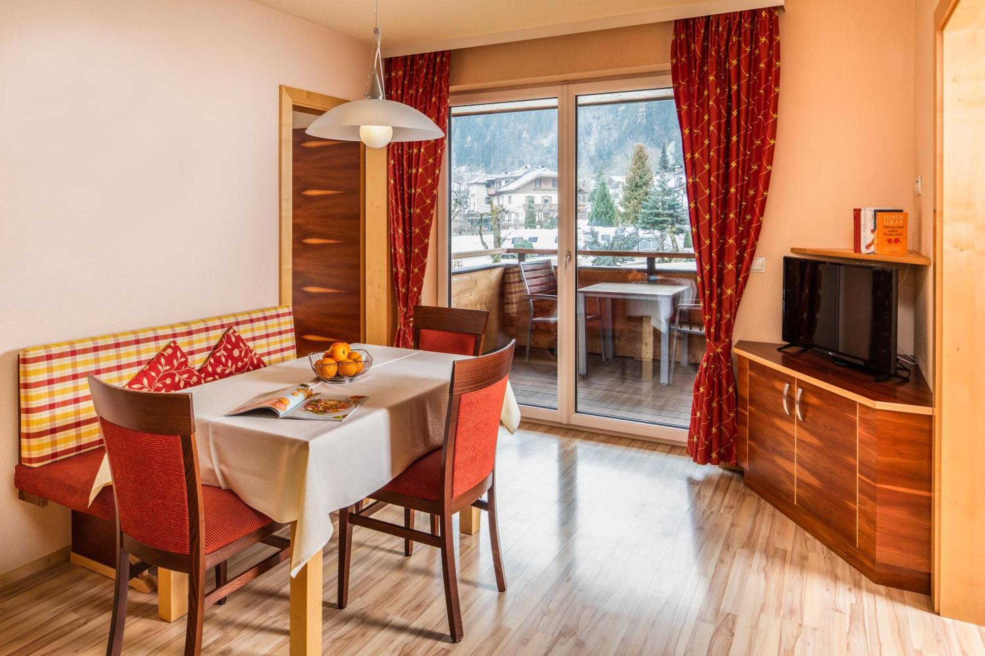 Apparthaus & Chalets Hofer Zell am Ziller Exterior foto